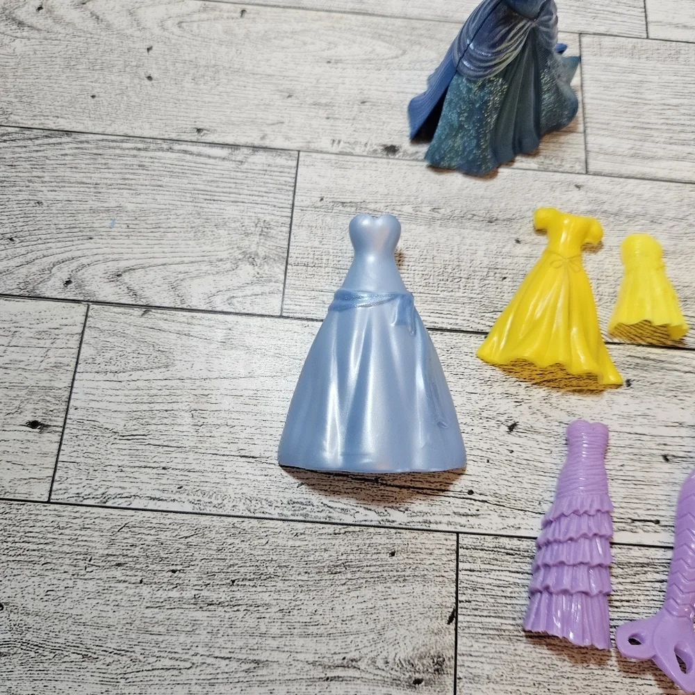 Princess Magic Clip Gowns & Other Clip On Clothes